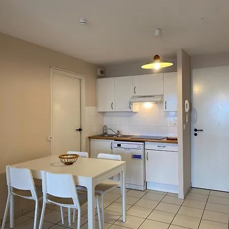 T2 Cosy Avec Terrasse Et Parking A Vieux-boucau - Fr-1-379-65 Apartment